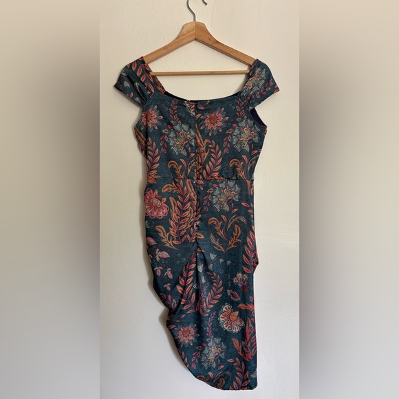 Averie Halley Ruched Floral Midi Dress Size Small - Picture 3 of 11